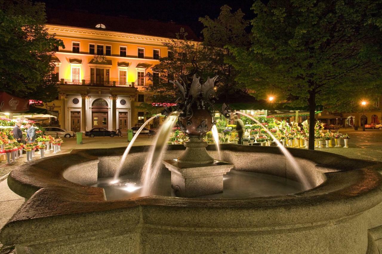 Solny Square Aparthotel Wroclaw Ngoại thất bức ảnh