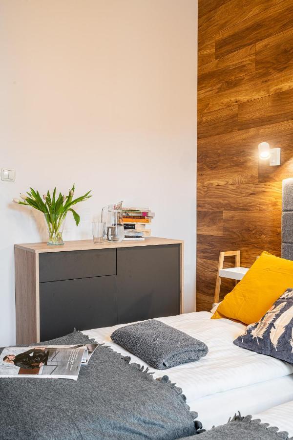 Solny Square Aparthotel Wroclaw Ngoại thất bức ảnh