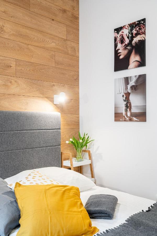 Solny Square Aparthotel Wroclaw Ngoại thất bức ảnh