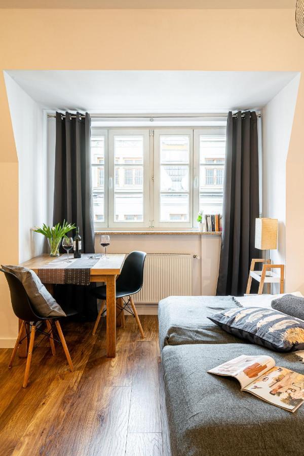 Solny Square Aparthotel Wroclaw Ngoại thất bức ảnh